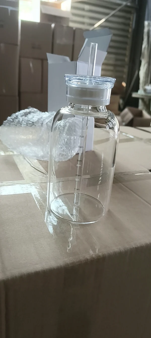 Colorful borosilicate glass water bottle - Image 8