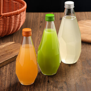 Multi Faceted Cut Glass Beverage Bottle Leakproof Screw Cap Diamond Shaped Glass Bottle for Juice Wine Drink